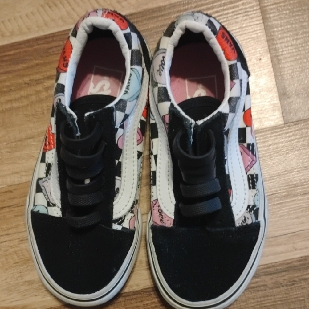 🚨5 For $25🚨Vans Kids 10.5 Black and White Checkered Sneakers with Red Accents - Picture 4 of 5